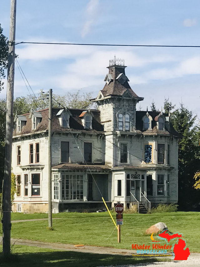 Bruce Mansion Brown City (newer photo)